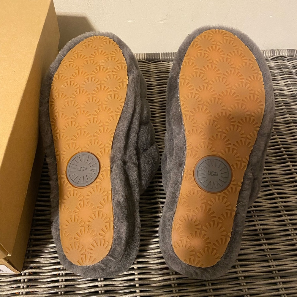 Womens new in box fluff yeah slide - Picture 6 of 6
